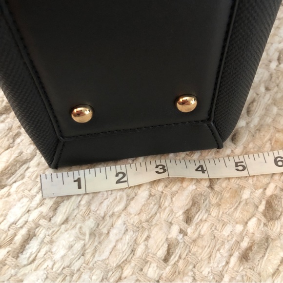 Adrienne Vittadini Purse - Picture 8 of 10